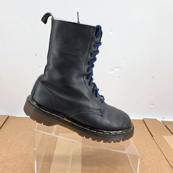 Dr Doc Martens Made in England Womens 10 Hole Distress Black Boots UK 5 US w's 7 - Picture 1 of 11